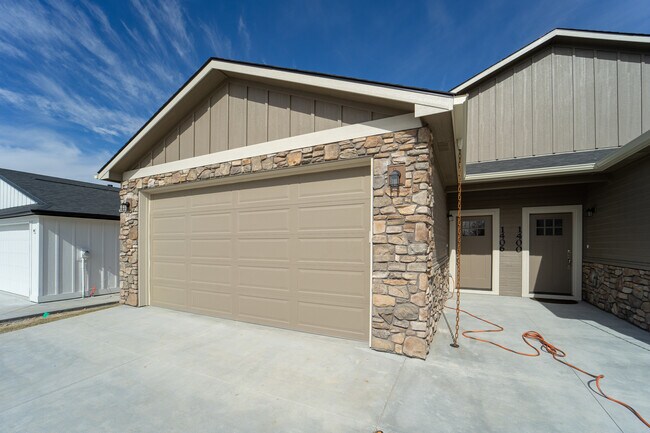 Building Photo - 1406 Lark Ct