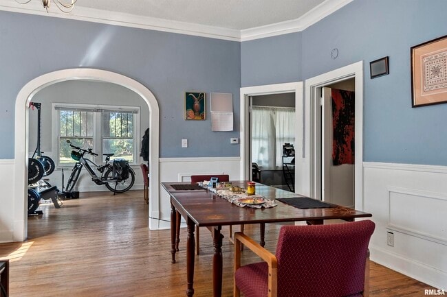 Building Photo - 1214 W Monroe St