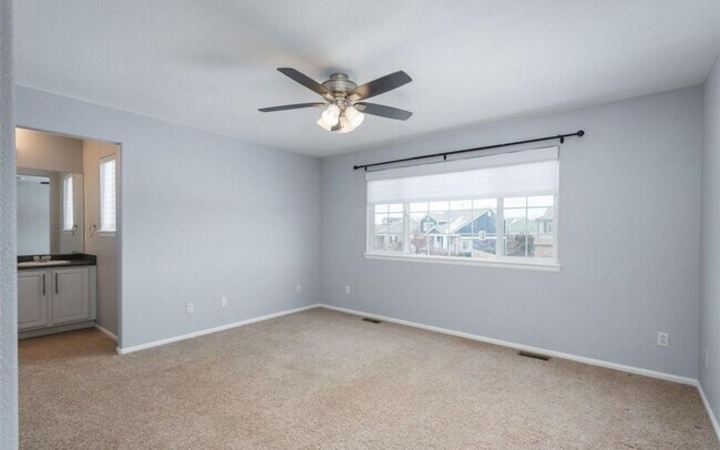 Foto del edificio - Spacious 5 BR House in Aurora