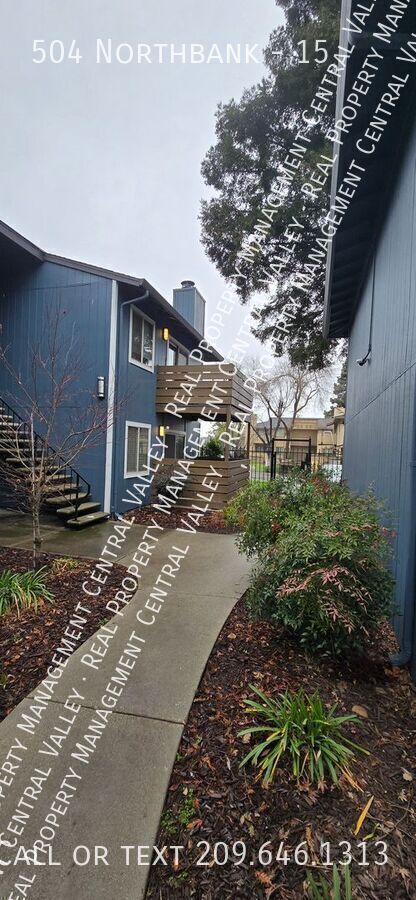 Building Photo - Stockton 2 Bedroom 1 Bath Condo Gated comm...