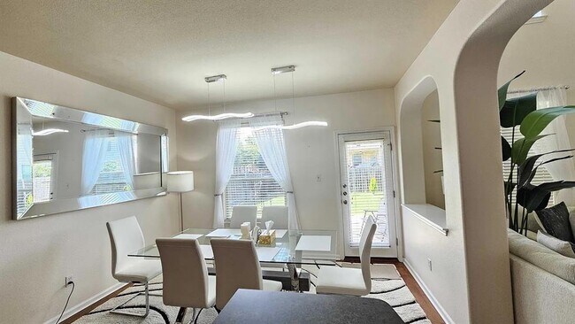 Building Photo - 702 Old Ravine Ct