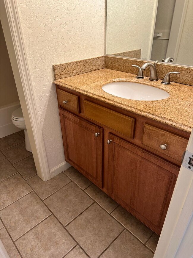 Building Photo - 2 bedroom condo in Williamsburg - Available August 2026!