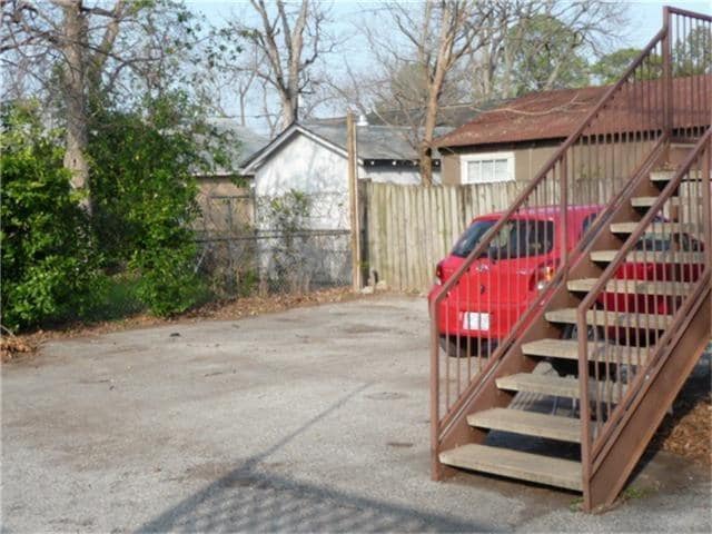 Building Photo - 1036 Louise St