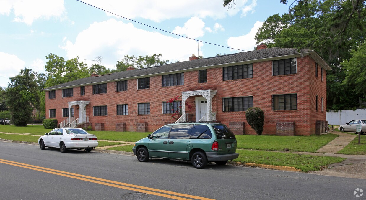 Foto del edificio - 402 E Brevard St