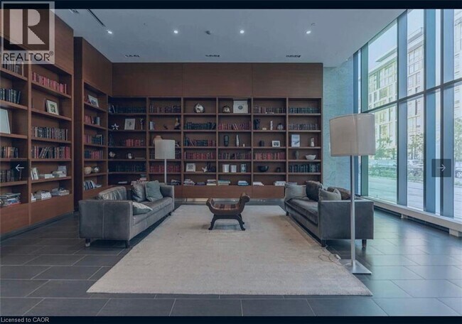 Building Photo - 170 Fort York Blvd