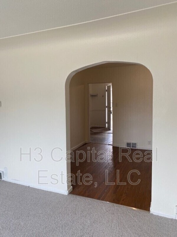 Building Photo - 2871 Madison Ave