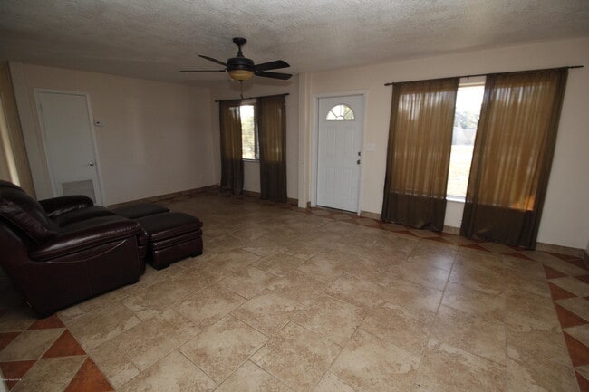 Building Photo - 141 Sea Gull Dr