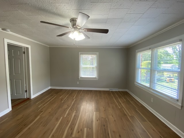 Building Photo - 3 Bedroom, 2 bath Home