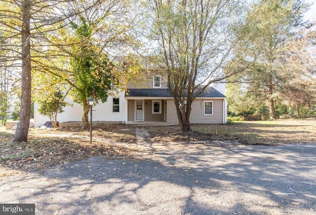 Building Photo - 211 Gale Ln