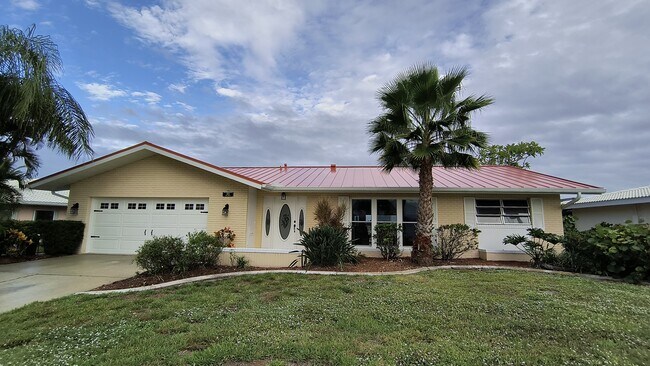 Foto del edificio - 910 Juno Dr