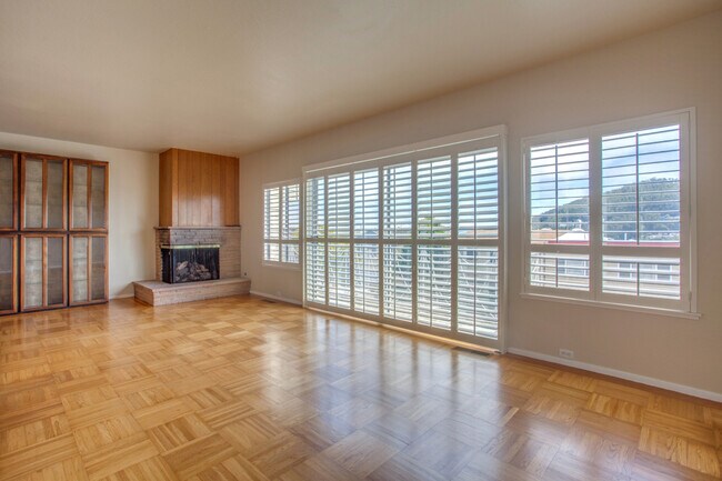 Living Room - 517 Ortega St