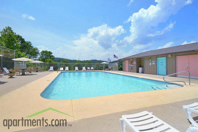 Piscina - The Oaks Apartments