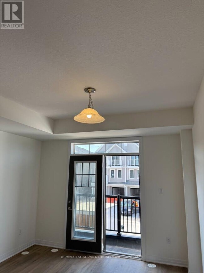 Photo du bâtiment - 66 Pogie Dr