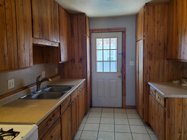 Foto del edificio - 2553 Everitt Dr