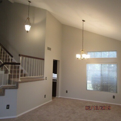 Building Photo - Gorgeous home with upgrades and move in ready