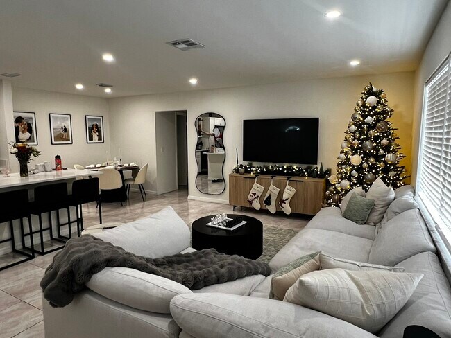 Foto del edificio - 3021 Albatross Rd