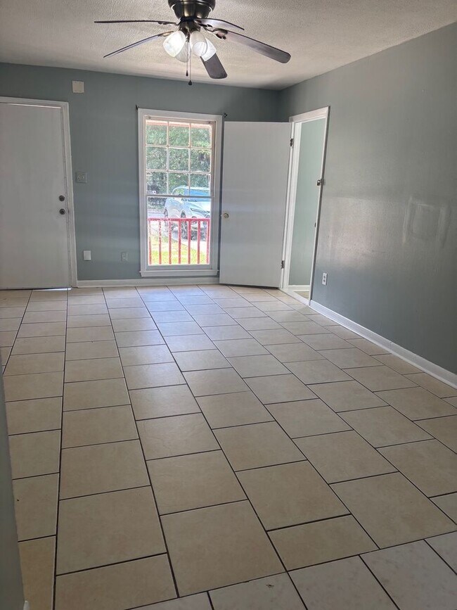 Foto del edificio - 4161 Yorkshire Ln