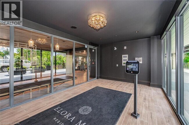 Photo du bâtiment - 6523 Wellington Rd 7