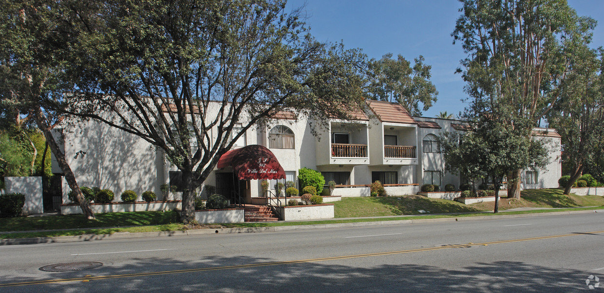 Primary Photo - 987 Del Mar Blvd