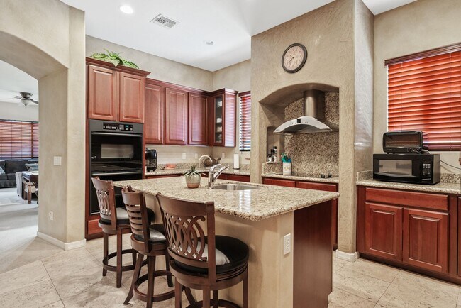 Foto del edificio - For Rent | 2 Bed | 2 Bath | Desert Dawn Condo in Toscano Villas