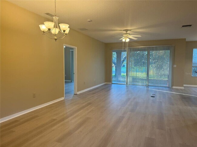 Foto del edificio - 8210 Whistling Pine Way