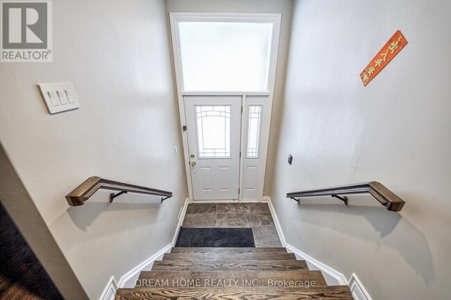 Building Photo - 451 Kenneth Ave