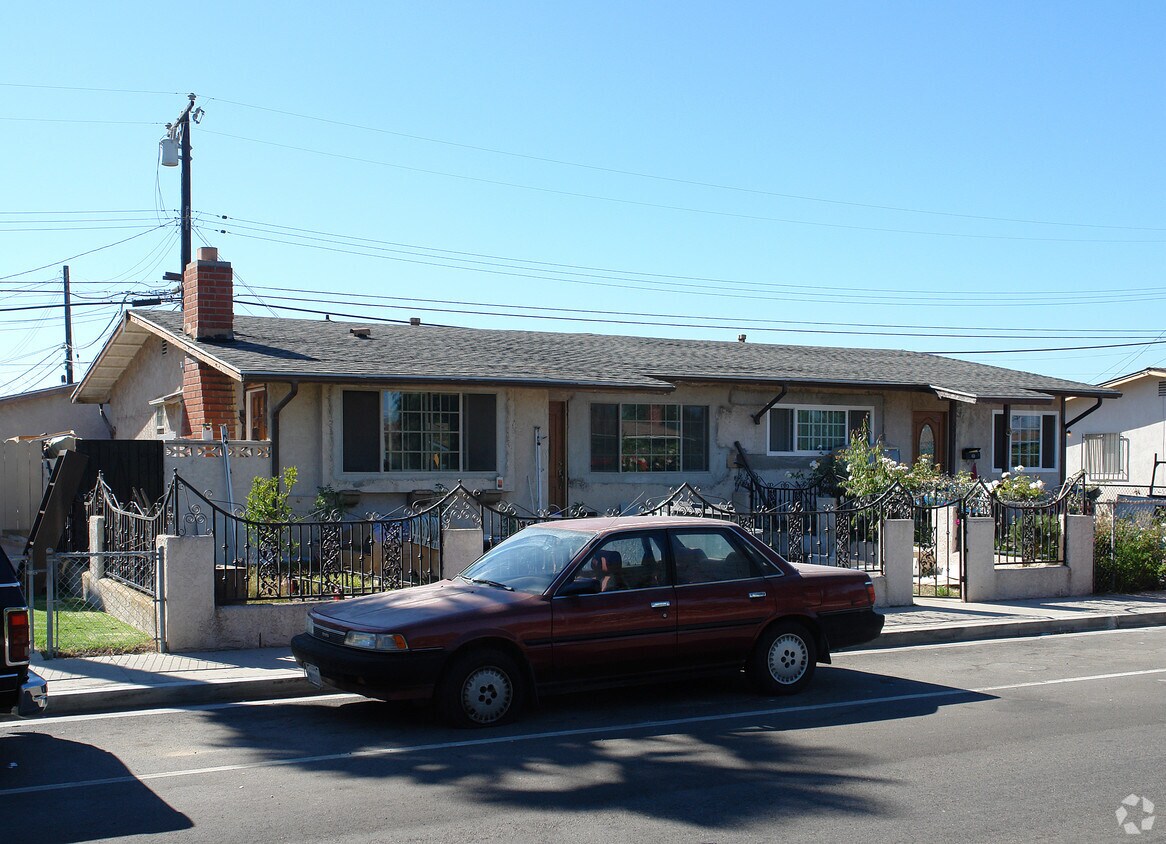 Primary Photo - 5431 S J St