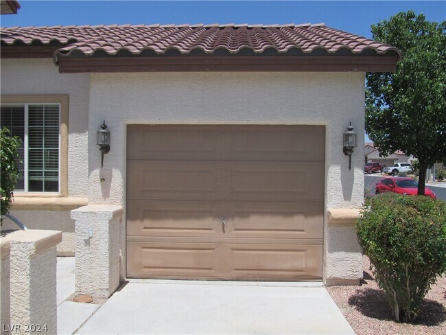 Foto del edificio - 7225 Fern Meadow St