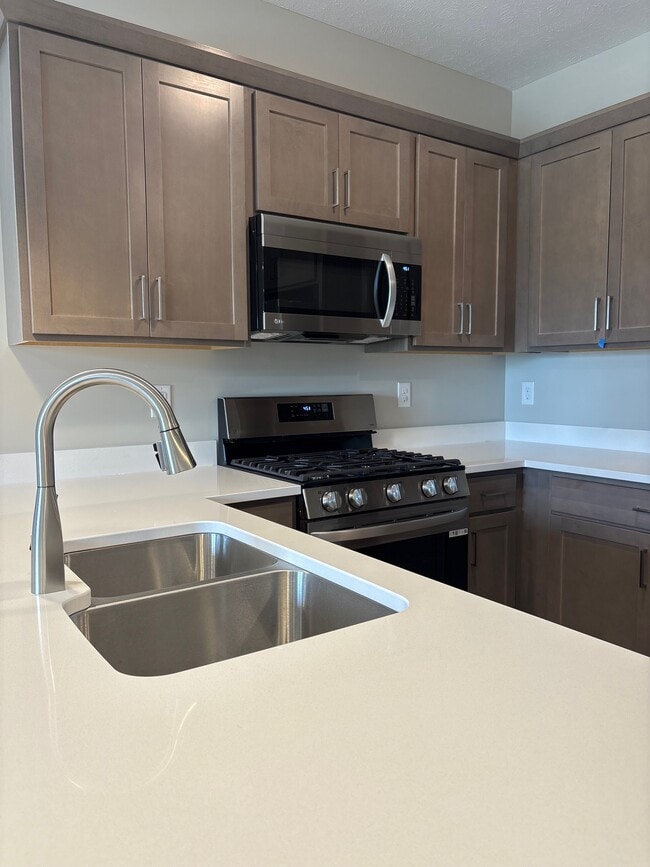 Building Photo - Ventura Townhomes