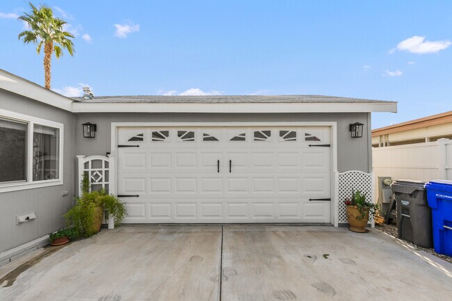 Building Photo - 159 Estrada Way