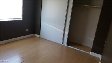 Building Photo - 5165 E Glendale Ave