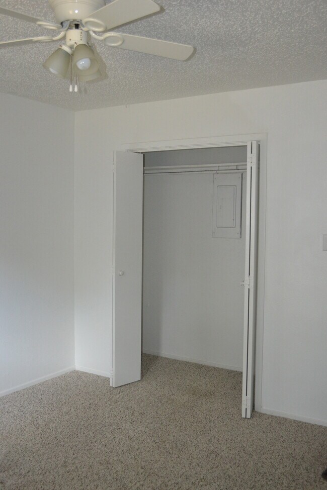 Photo - 2221 Lavern St Townhome