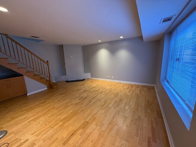 Foto del edificio - 744 W Gordon Terrace
