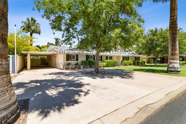 Building Photo - 602 W Palmaire Ave