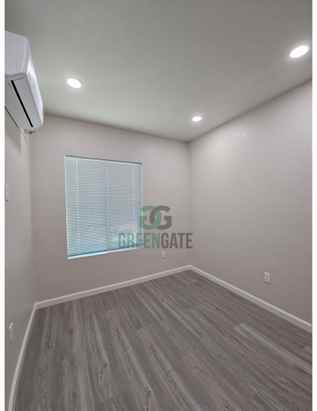 Building Photo - 3105 E Orangeburg Ave