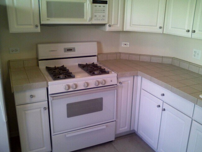 Foto del edificio - 1710 Grove Ave
