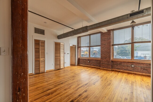 Foto del edificio - 325 Lafayette St