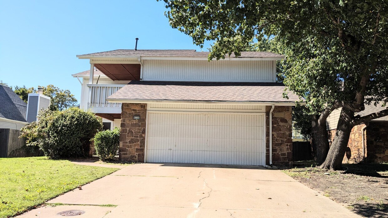 Foto principal - 9324 S Oxford Ave