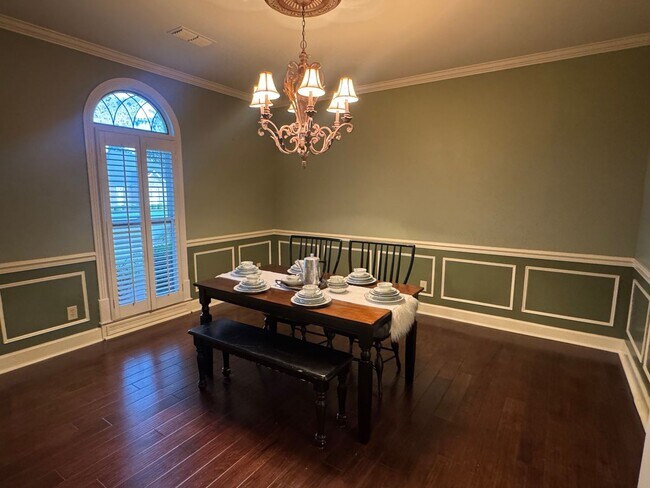 Foto del edificio - 416 Towne Lake Dr