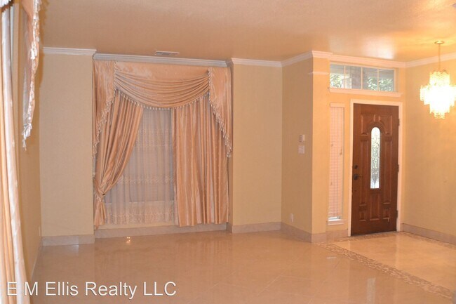 Building Photo - 4 br, 3 bath House - 12360 Hart Crest