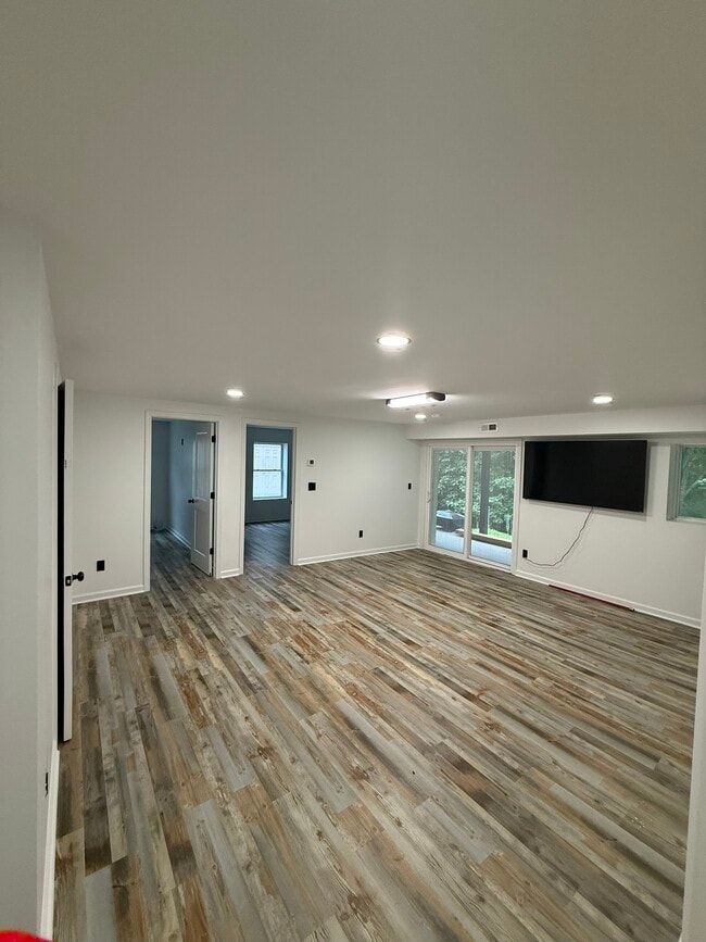 Foto del edificio - 242 Oakdale Ave