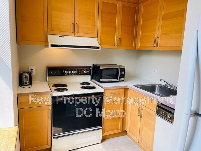 Foto del edificio - 3 Washington Cir NW