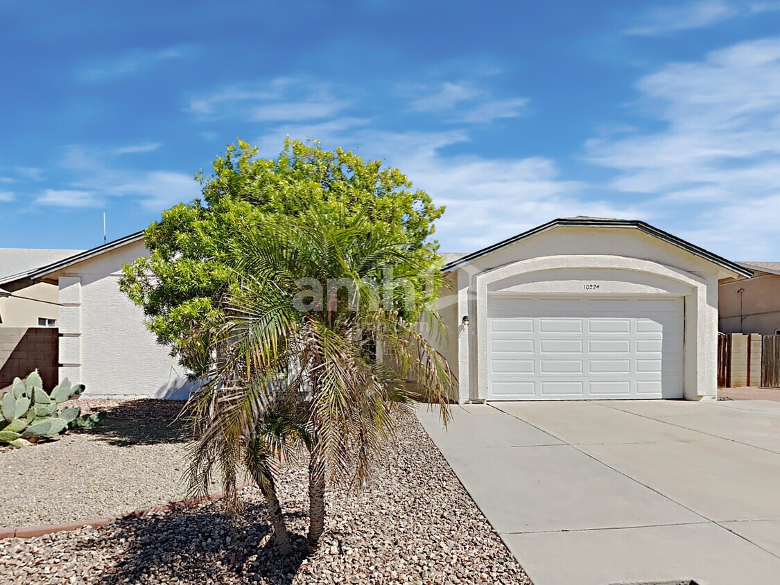 Primary Photo - 10224 W Oregon Ave