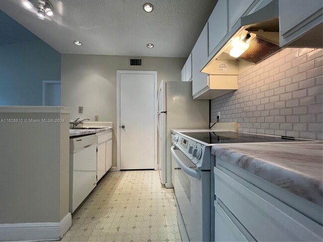 Building Photo - 4581 W McNab Rd