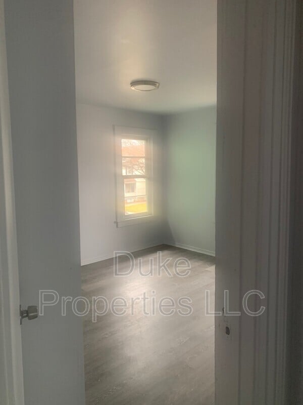 Building Photo - 39 Stratford Park