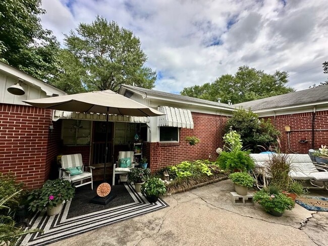 Building Photo - 4101 Olive St