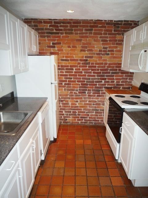 Building Photo - 38 Saint Germain St