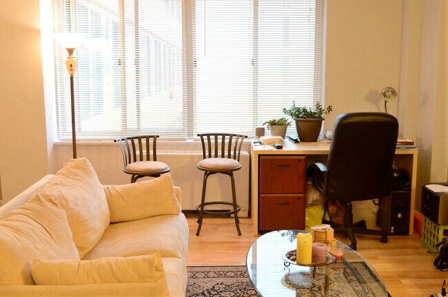 Foto del edificio - 922 24th St NW