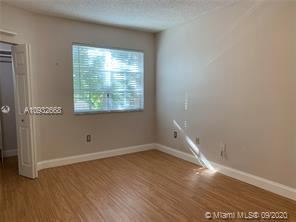 Foto del edificio - 8040 N Nob Hill Rd