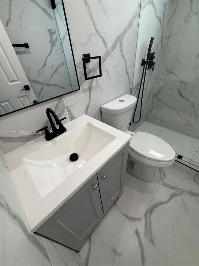 Foto del edificio - 1936 Normandy Dr